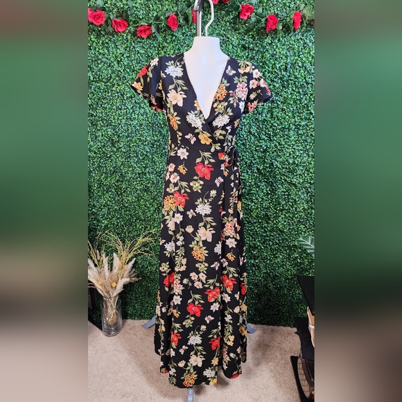 Maxi Dress - Picture 2 of 9